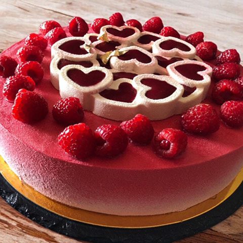 Entremets pour baptême, anniversaire, gâteaux aux fruits de la passion, framboises et au thé rouge