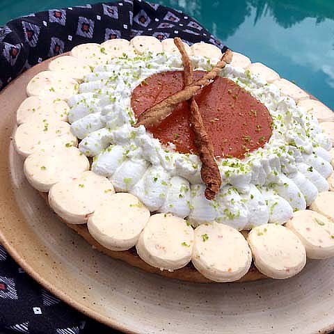 tarte abricots pochés menthe ganache chocolat et chantilly mascarpone