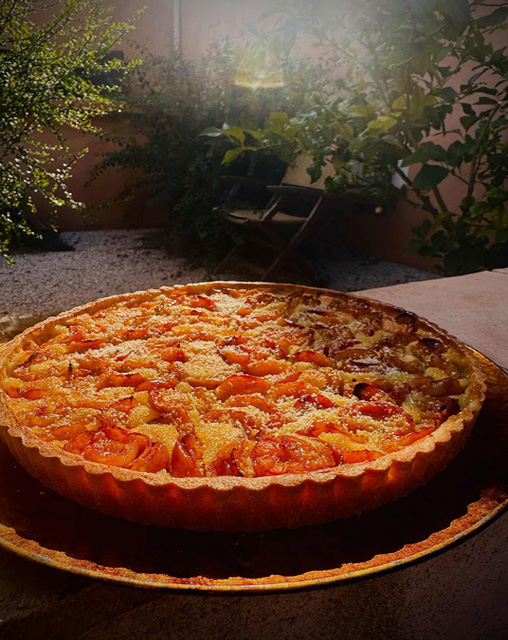 Tarte aux mirabelles de Lorraine : pâte sucrée croustillante, mirabelles fraîches et migaine traditionnelle aux œufs et amandes