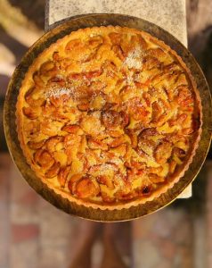 Tarte aux mirabelles de Lorraine, garnie d'une migaine, composée de crème d'amande aux œufs frais