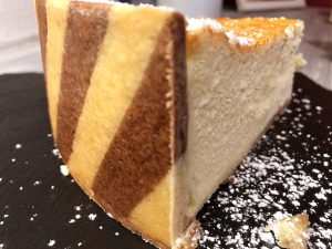 Gâteau d' Alsace au fromage blanc, tarte avec pâte sucrée striée