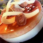 Entremets vanille, pistaches, framboises