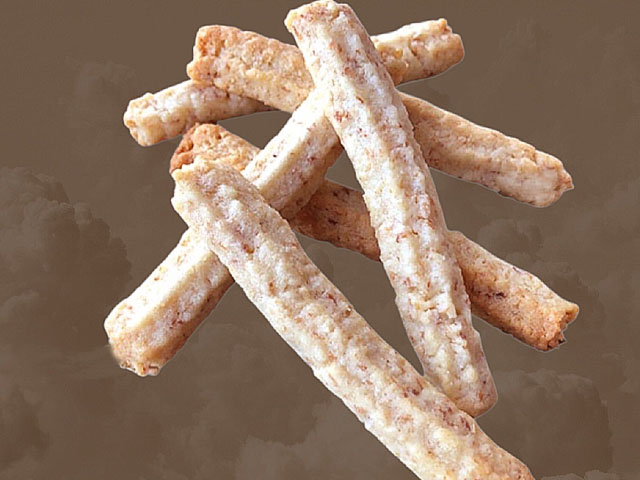 Biscuits sablés viennois à la noix de coco trempés dans le chocolat, dessert gourmand et rapide à préparer