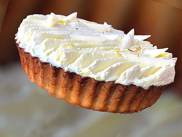 Tarte aux poires, amandine, bourdaloue, épicée à la cardamome et anis étoilée. Une recette facile et originale