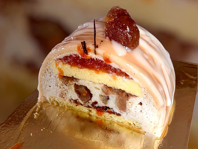 Recette de bûche de Noël marrons pamplemousse avec glaçage miroir brillant